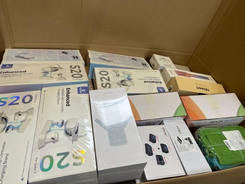 Paleta Elektronika 6 000 zawierająca popularne produkty z nadwyżek magazynowych sieci Amazon Paleta Elektronika 6 000 zawierająca popularne produkty z nadwyżek magazynowych sieci Amazon