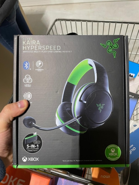 Paleta Zwroty ELEKTRONIKA 12 000 Kl. A i B (90%) zawiera produkty premium ze zwrotów konsumenckich popularnej sieci